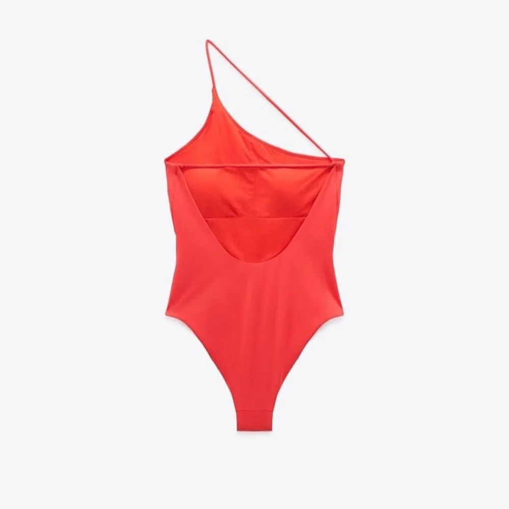Zara Red Asymmetric One Piece Swimsuit. NWT. Size Medium. - Picture 4 of 6